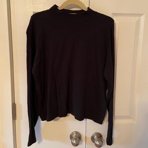 Everlane black mockneck tshirt